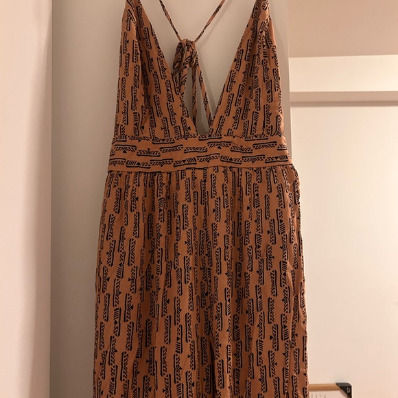 Never been worn! Forever 21 jumpsuit with strappy back and tribal print - Picture 5 of 5
